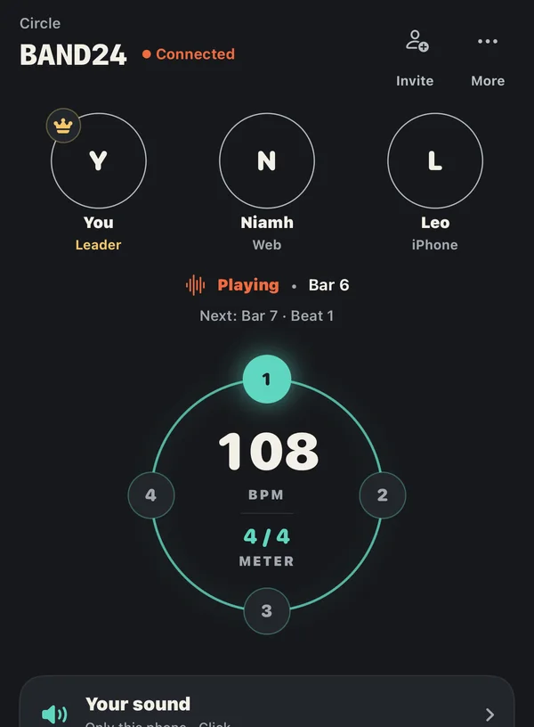 Practice Circle BAND24 do SuperTime: três músicos a 108 BPM em 4/4, um na web e um no iPhone